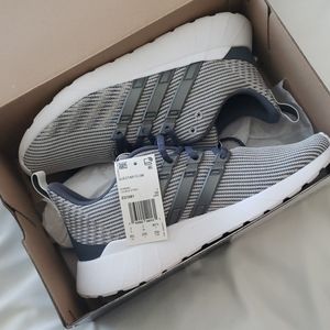 Adidas questar flow grey tennis shoes